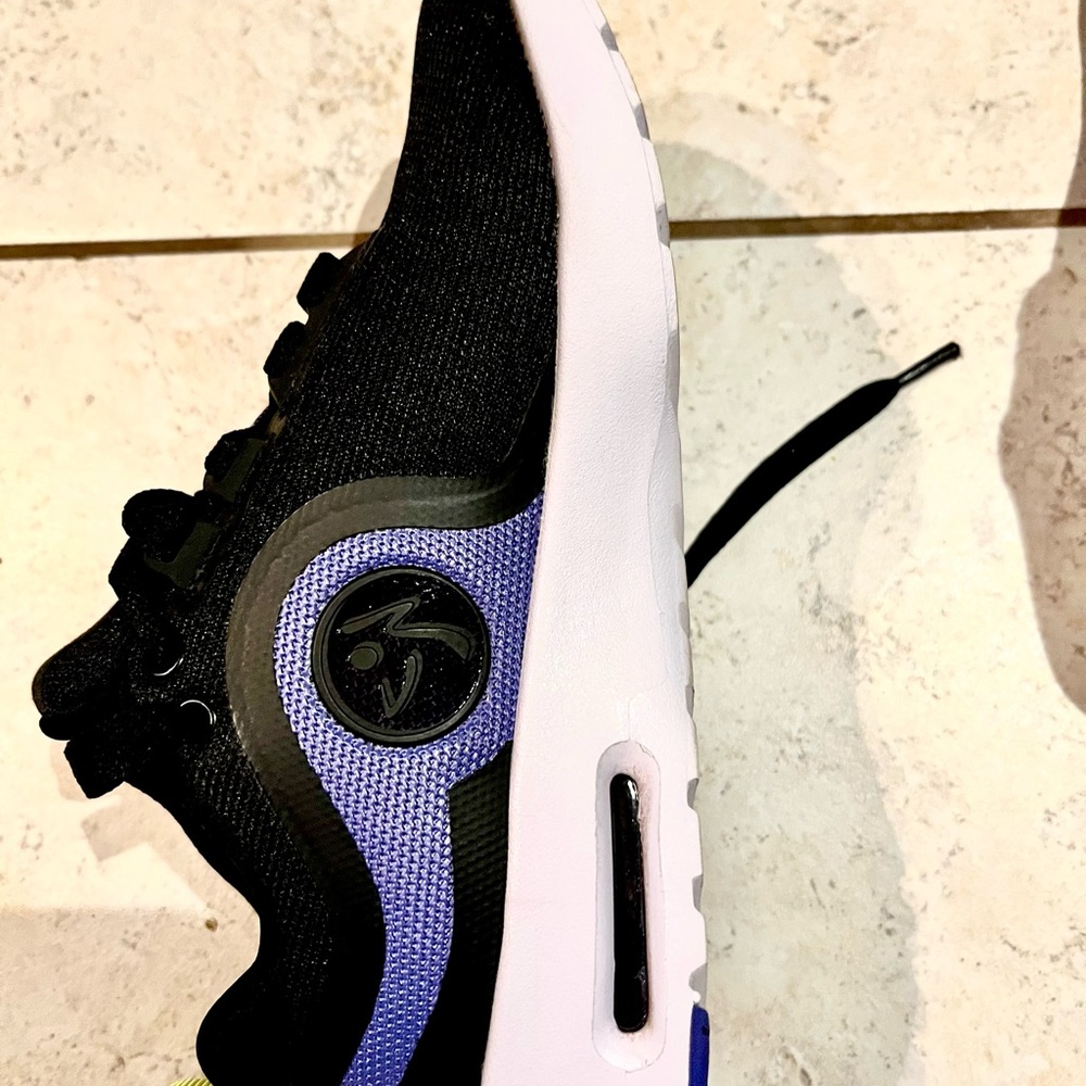 Zumba shoes for fitness activities - Picture 3 of 4